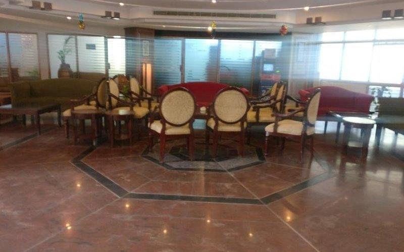 Hotel Raj Hans, ファリーダーバード エクステリア 写真